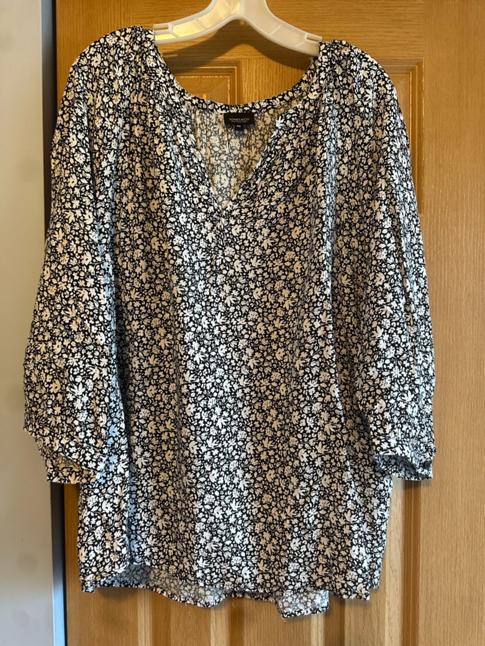 Jones New York Black and White Floral Blouse